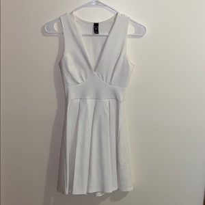 White V neck dress